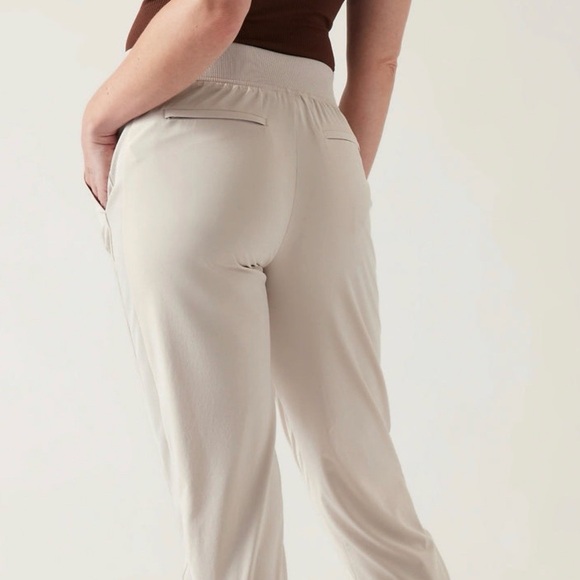 Athleta Brooklyn Mid Rise Ankle Pant Size 4 Beige - Picture 4 of 5
